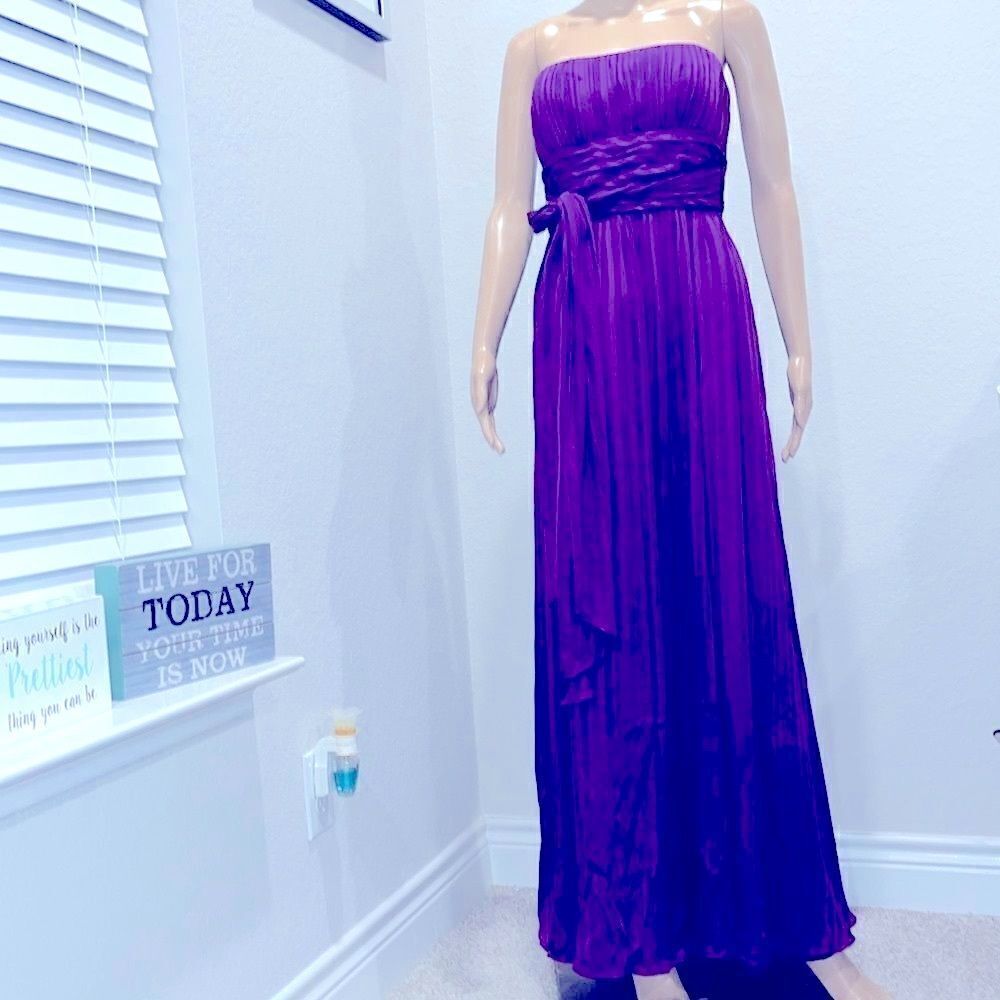 Bcbgmaxazria silk strapless pleated purple maxi dress with selftie at waist.